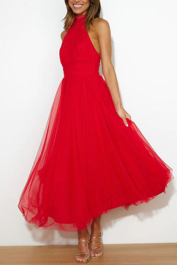 Elegante Halterjurk Van Tule – Perfect Voor Feestelijke Momenten