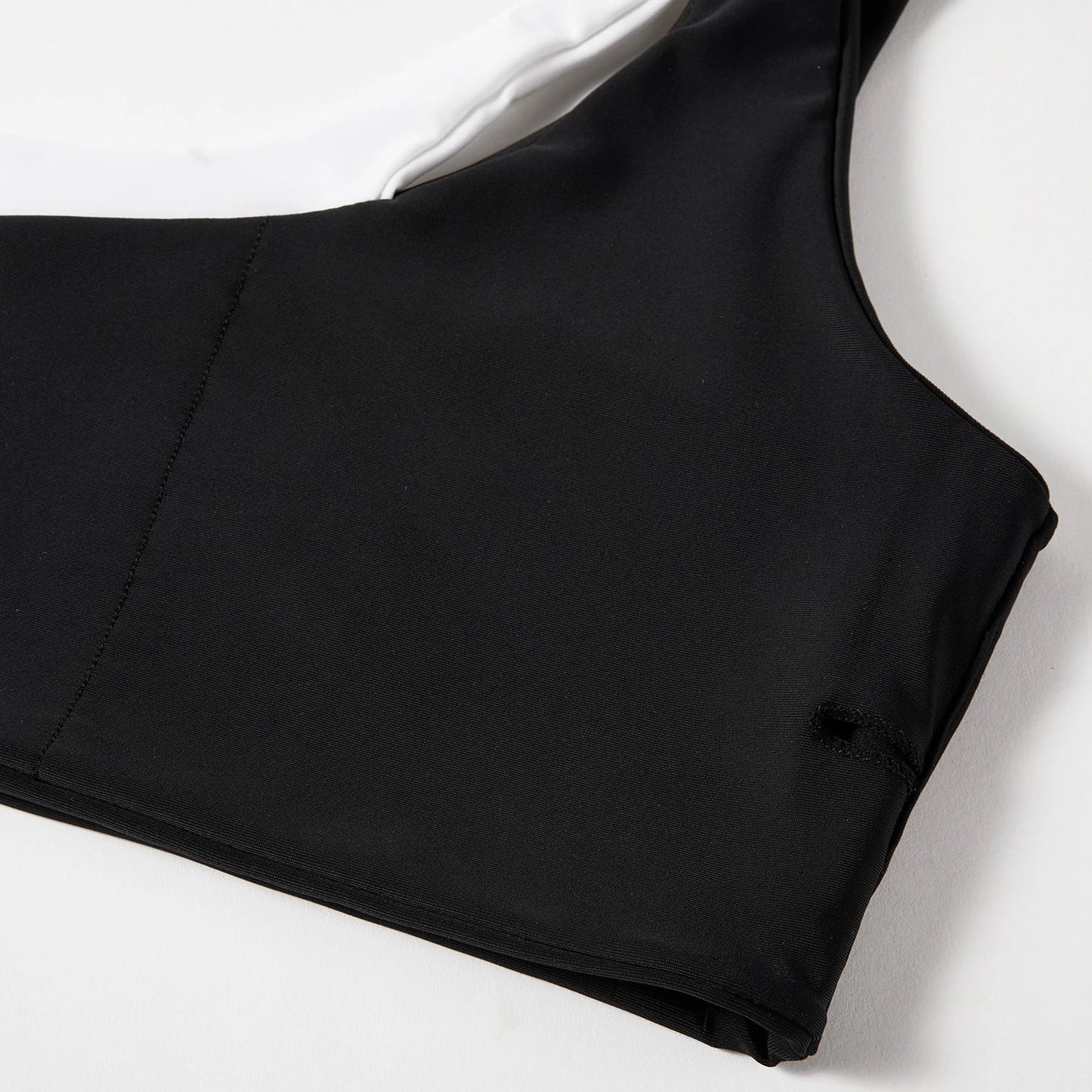 Asymmetrische bikini voor dames – hoge taille, stevige pasvorm & zomerse elegantie