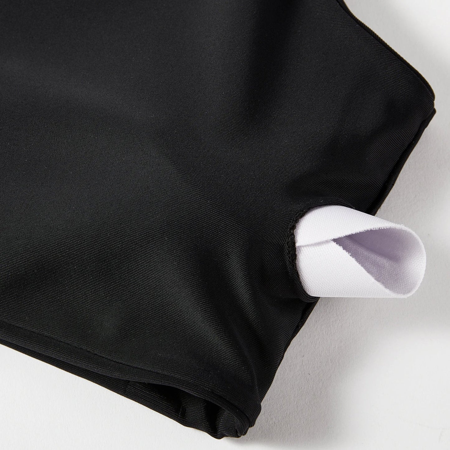 Asymmetrische bikini voor dames – hoge taille, stevige pasvorm & zomerse elegantie
