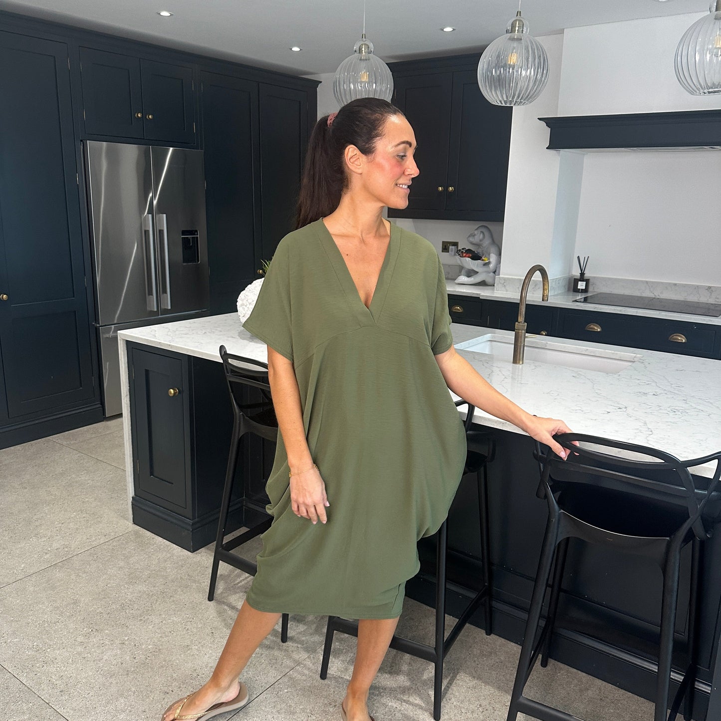 Dames Losvallende Midi-Jurk Met V-Hals En Korte Mouwen – Lente, Zomer En Casual Momenten