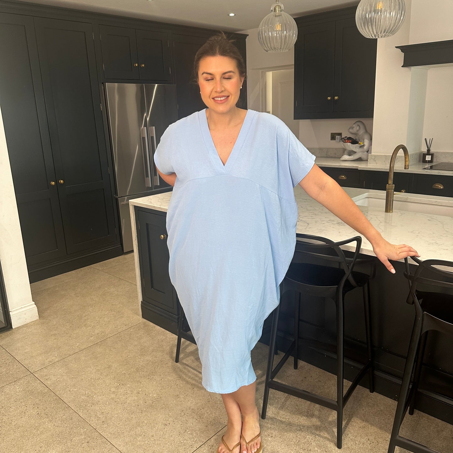 Dames Losvallende Midi-Jurk Met V-Hals En Korte Mouwen – Lente, Zomer En Casual Momenten