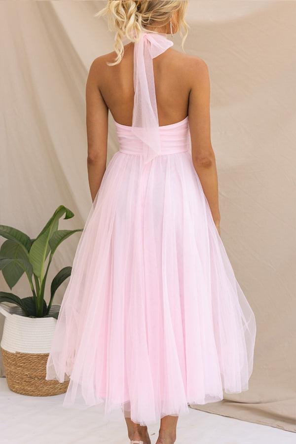 Elegante Halterjurk Van Tule – Perfect Voor Feestelijke Momenten