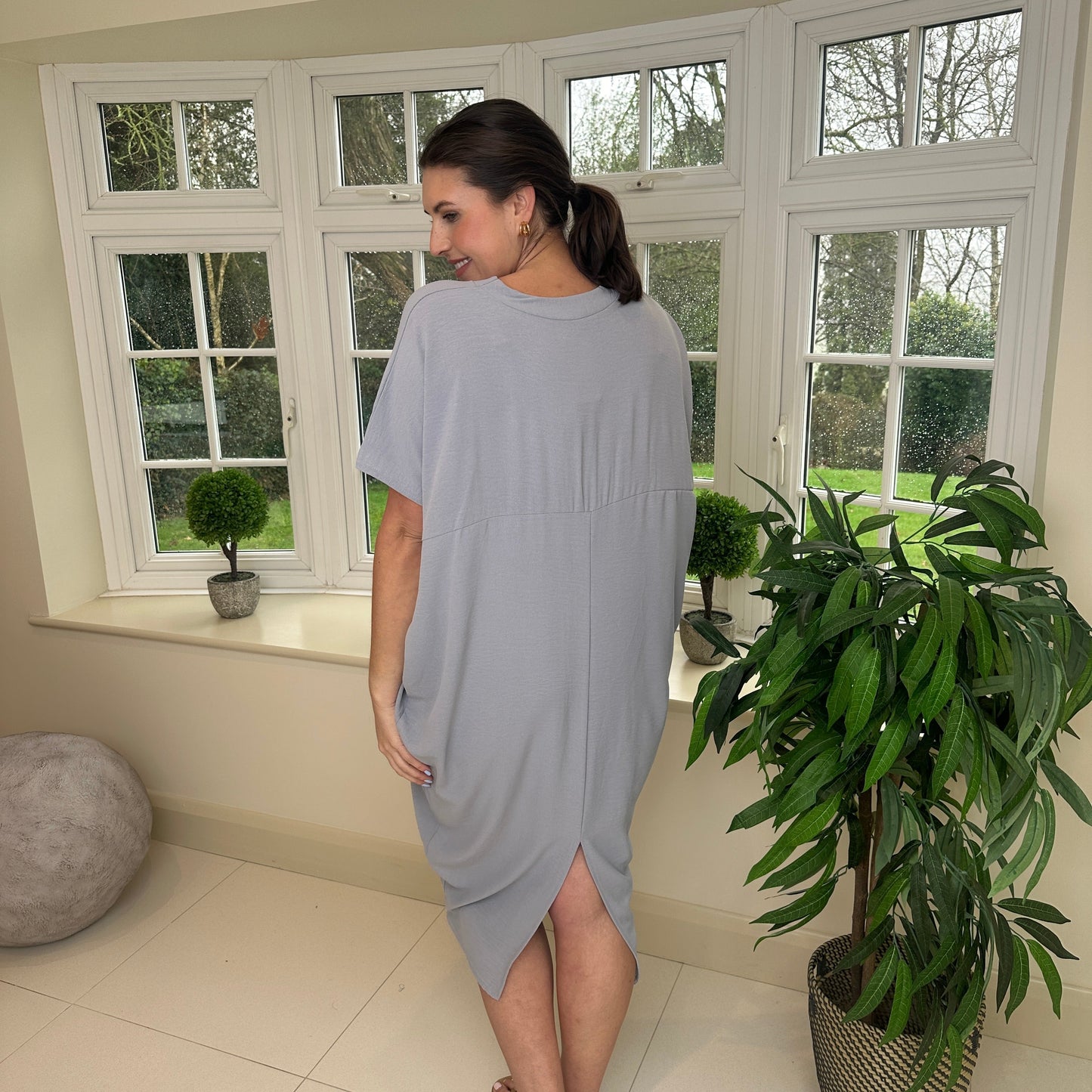 Dames Losvallende Midi-Jurk Met V-Hals En Korte Mouwen – Lente, Zomer En Casual Momenten