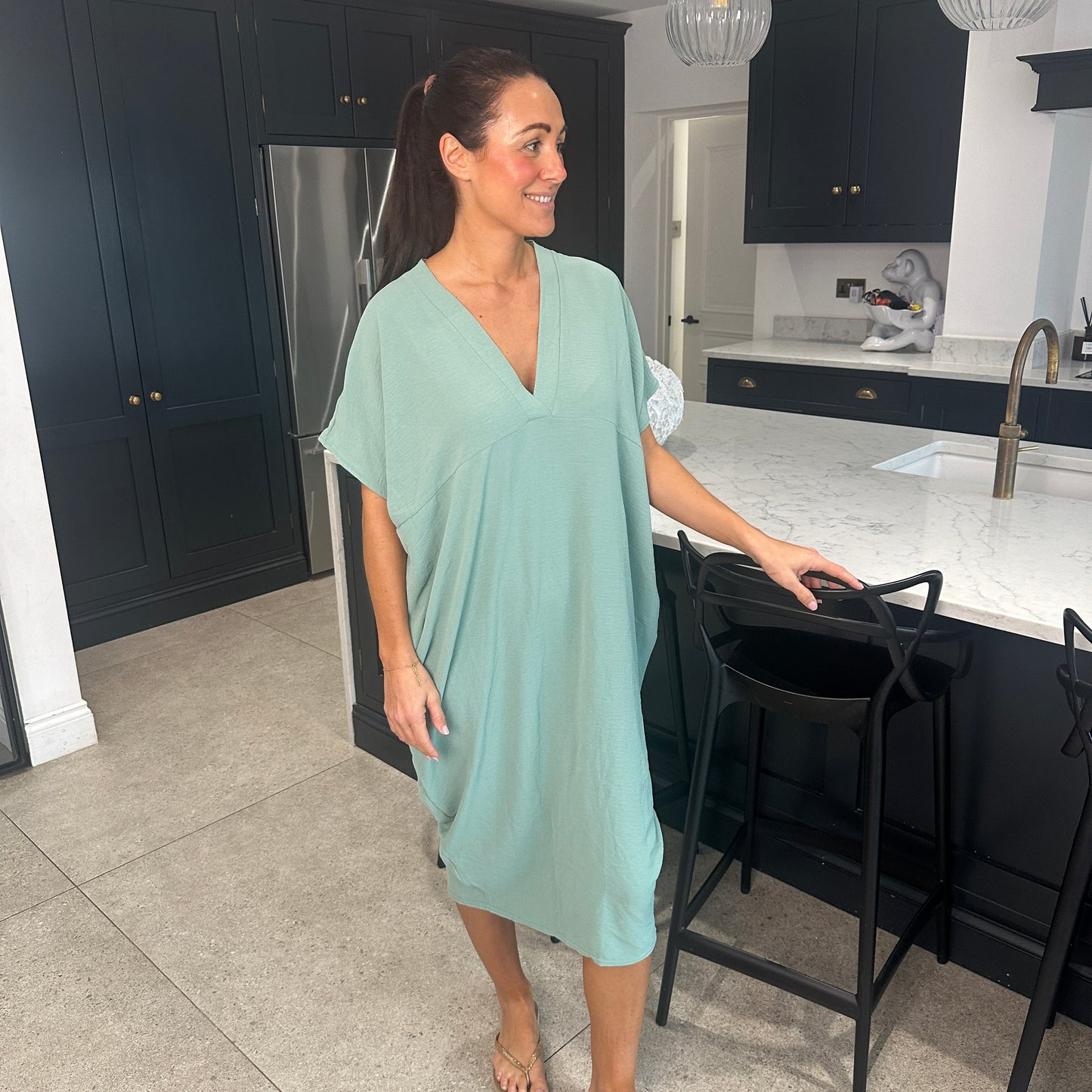 Dames Losvallende Midi-Jurk Met V-Hals En Korte Mouwen – Lente, Zomer En Casual Momenten