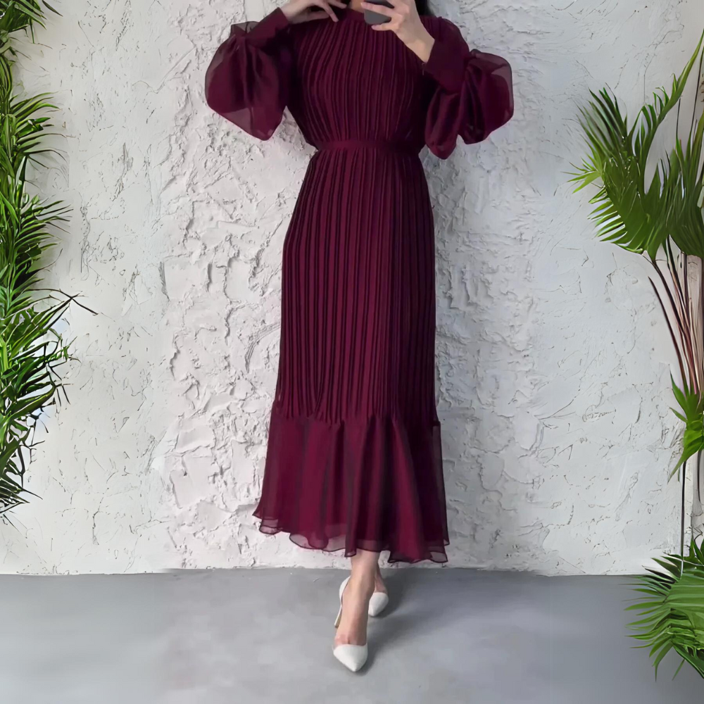 Elegante Plisséjurk Met Hoge Hals – Stijlvolle Lange Mouwen En Verfijnde Midi-Lengte