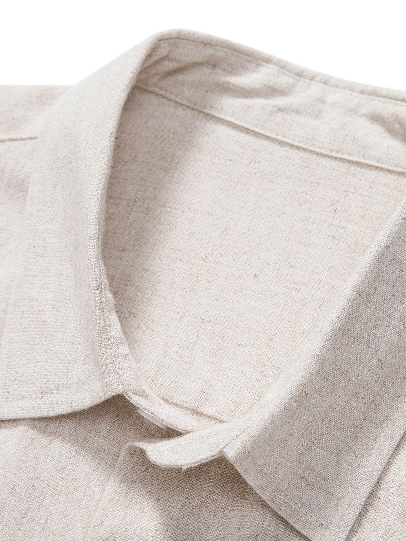 Heren zomeroutfit – luchtig overhemd met knopen & relaxte broek met opgerolde pijpen