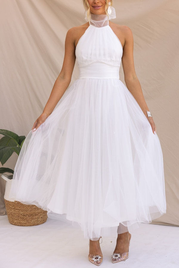 Elegante Halterjurk Van Tule – Perfect Voor Feestelijke Momenten