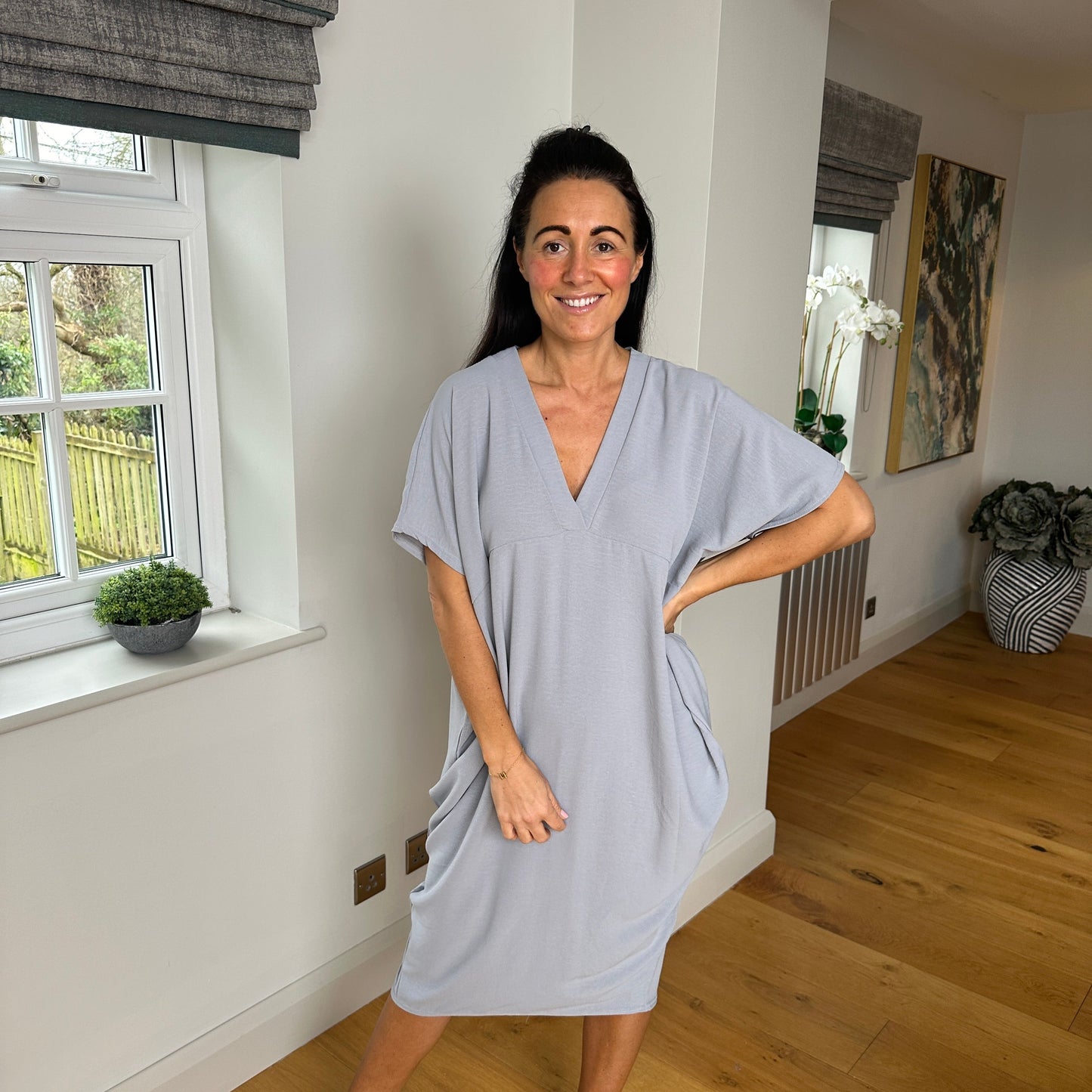 Dames Losvallende Midi-Jurk Met V-Hals En Korte Mouwen – Lente, Zomer En Casual Momenten