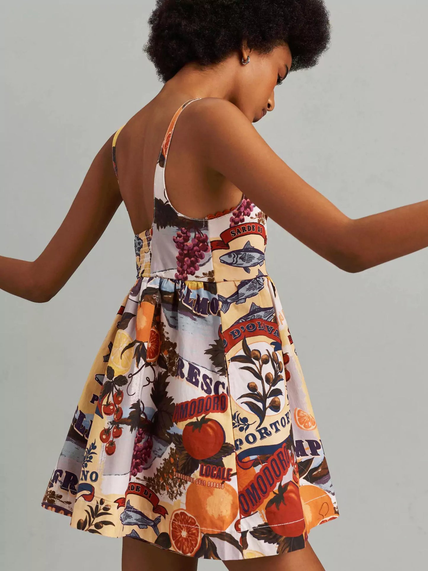 Dames Mini-Jurk Met Rechte Bandjes En Tropische All-Over Print – Lente, Zomer En Vroege Herfst