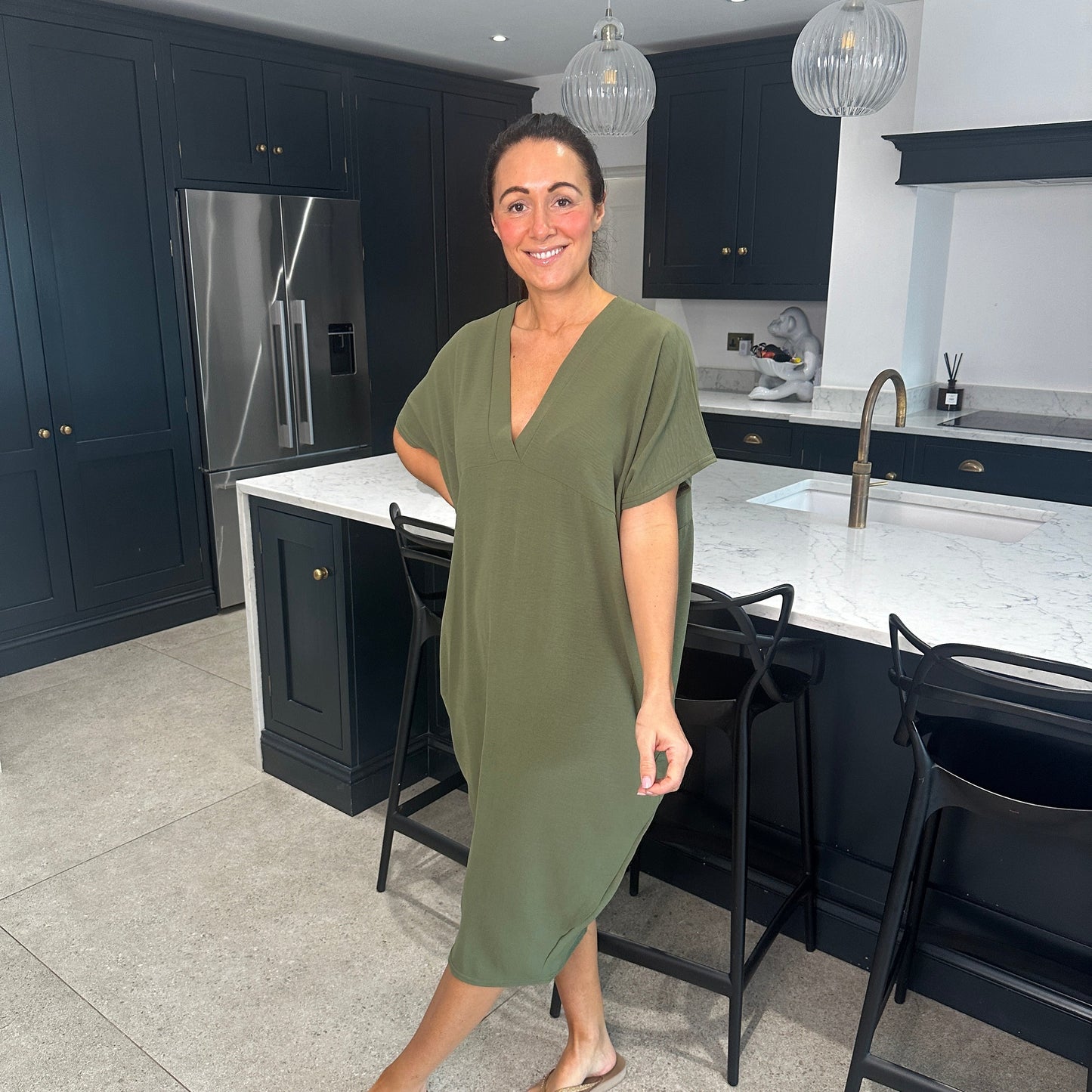 Dames Losvallende Midi-Jurk Met V-Hals En Korte Mouwen – Lente, Zomer En Casual Momenten