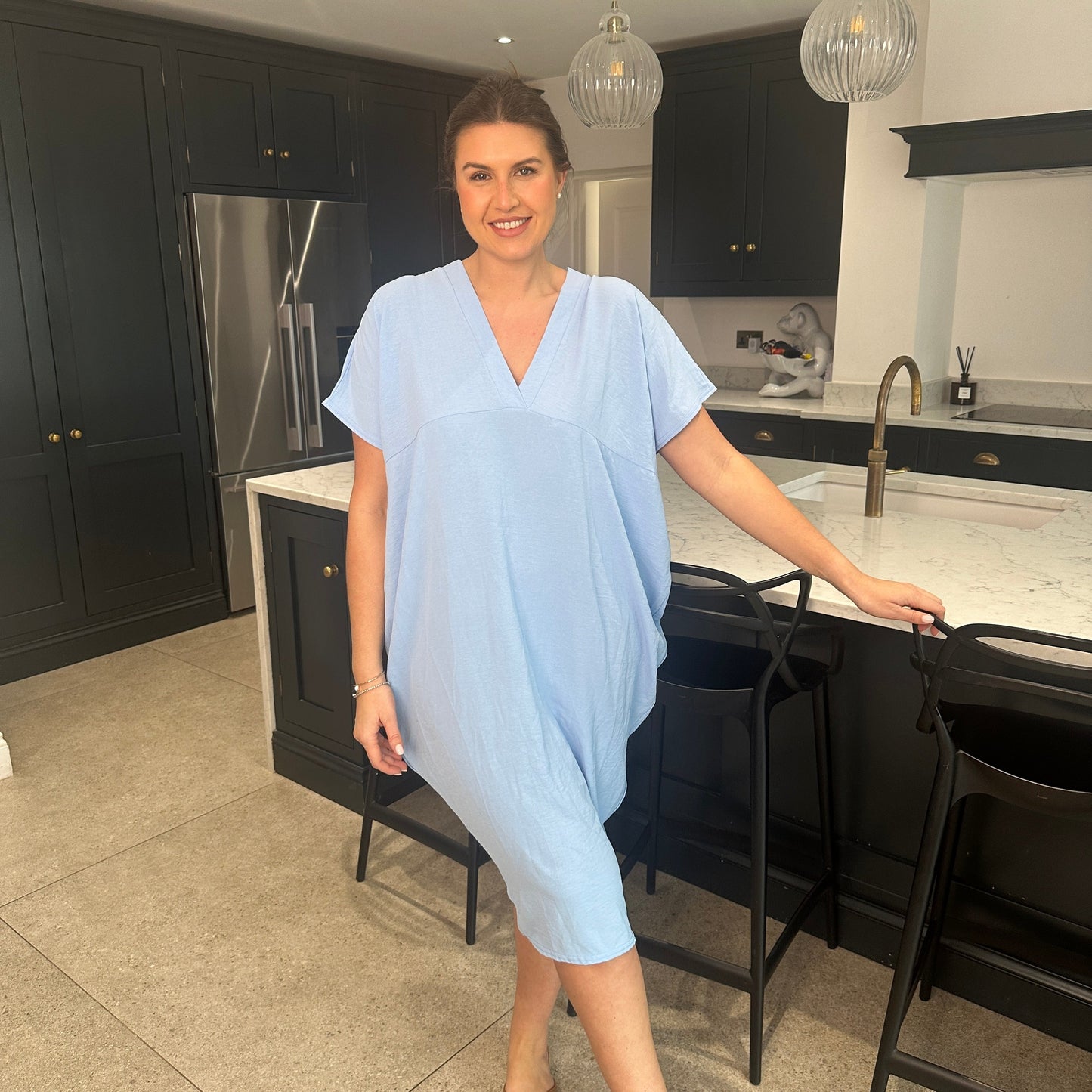 Dames Losvallende Midi-Jurk Met V-Hals En Korte Mouwen – Lente, Zomer En Casual Momenten