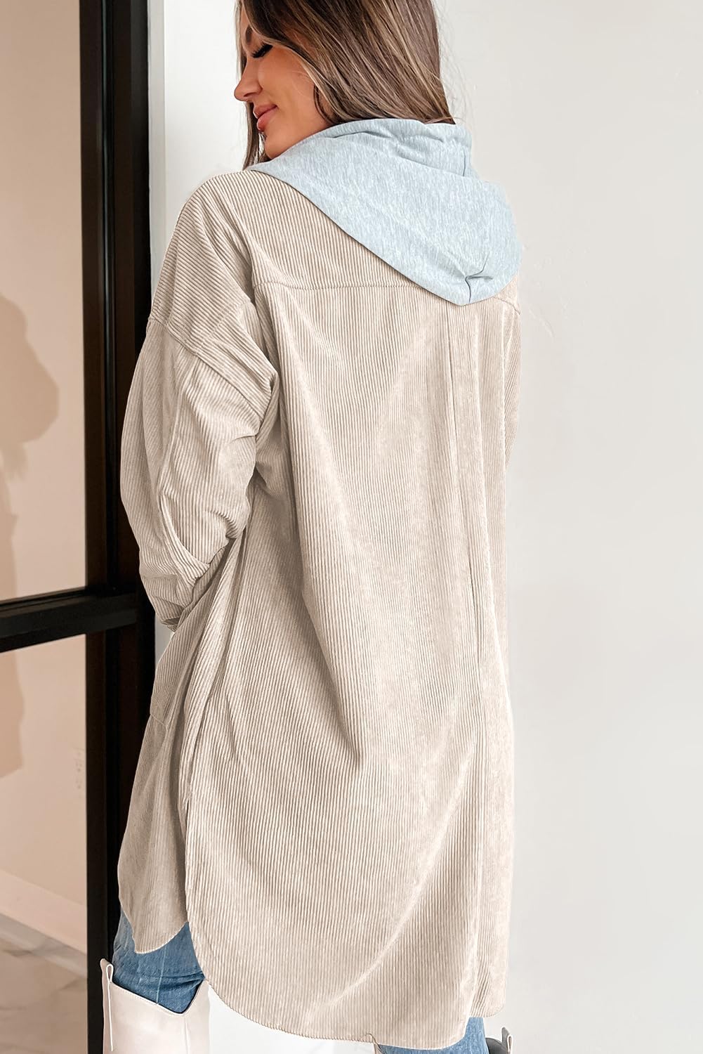 Oversized Corduroy Jas Met Capuchon En Knoopsluiting – Comfortabele Herfstjas Voor Dames Met Relaxte Pasvorm