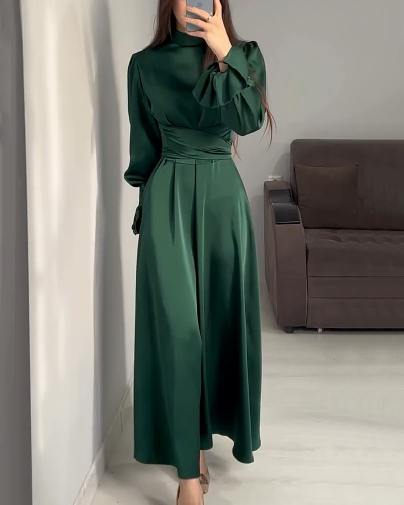 Satijnen Maxi-Jurk Met Hoge Hals En Strikmouwen – Verfijnde Eveningwear Met Klassieke Charme