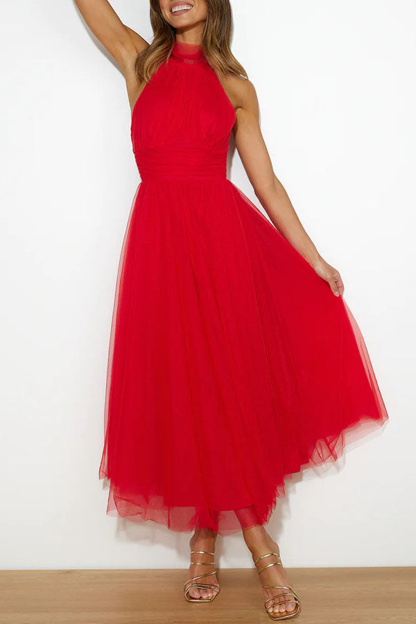 Elegante Halterjurk Van Tule – Perfect Voor Feestelijke Momenten