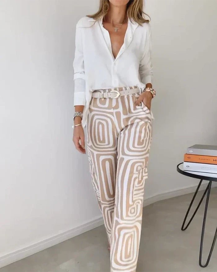 Elegante Dames Set Met Grafische Broek En Blouse – Stijlvol En Comfortabel Statement