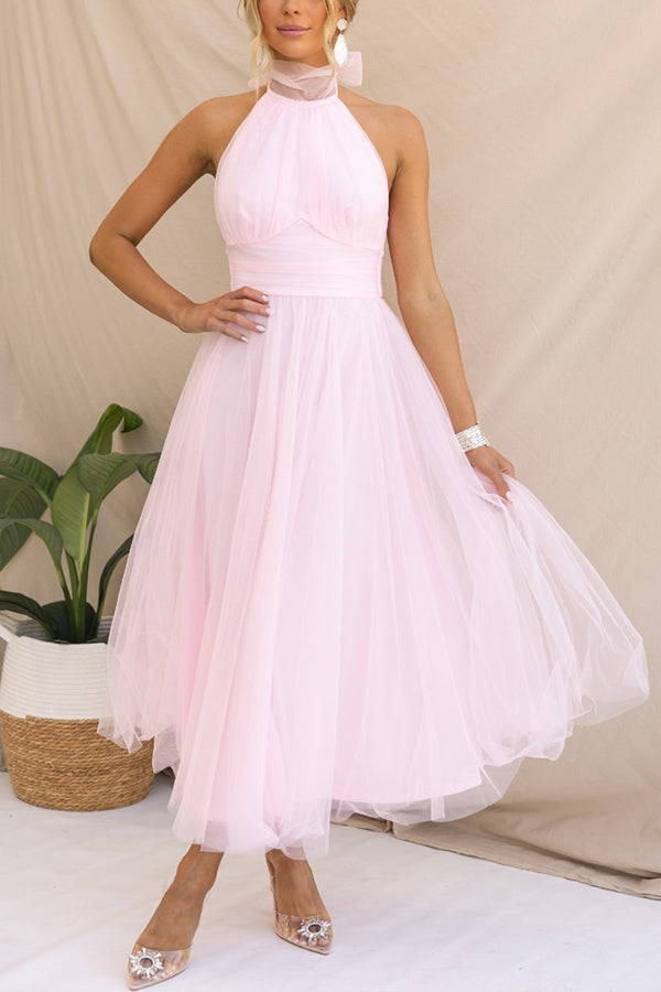 Elegante Halterjurk Van Tule – Perfect Voor Feestelijke Momenten
