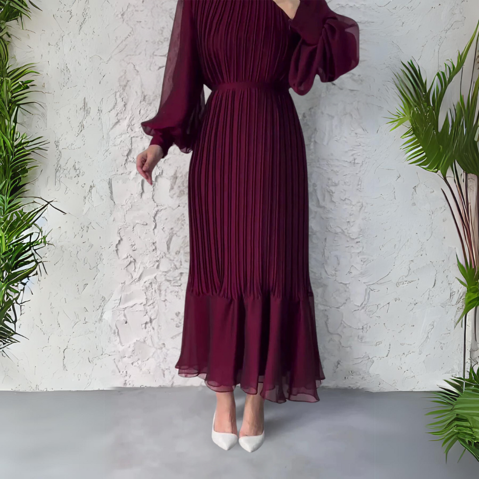 Elegante Plisséjurk Met Hoge Hals – Stijlvolle Lange Mouwen En Verfijnde Midi-Lengte