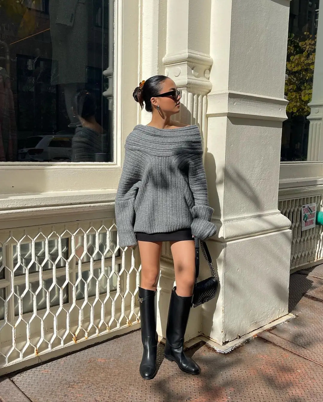 Grofgebreide Off-Shoulder Trui – Pure Knitwear Verleiding Met High-End Allure