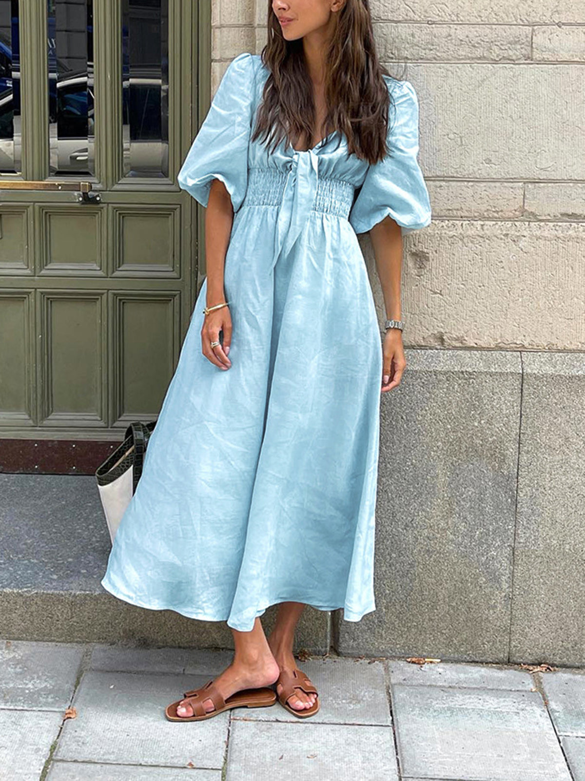 Zomerse Midi Jurk Voor Dames – Van Linnen En Katoen, Elegante Strikdetails & Perfect Voor Fijne Zomerdagen En Avondjes Uit.