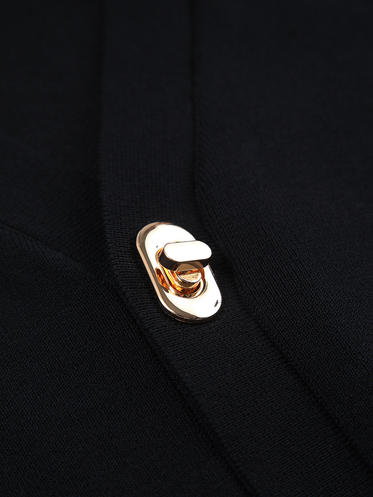 Stijlvolle Kraagtop Voor De Modebewuste Vrouw – Luxe Stof, Elegante Pasvorm & Perfect Voor Dagelijkse Elegantie.