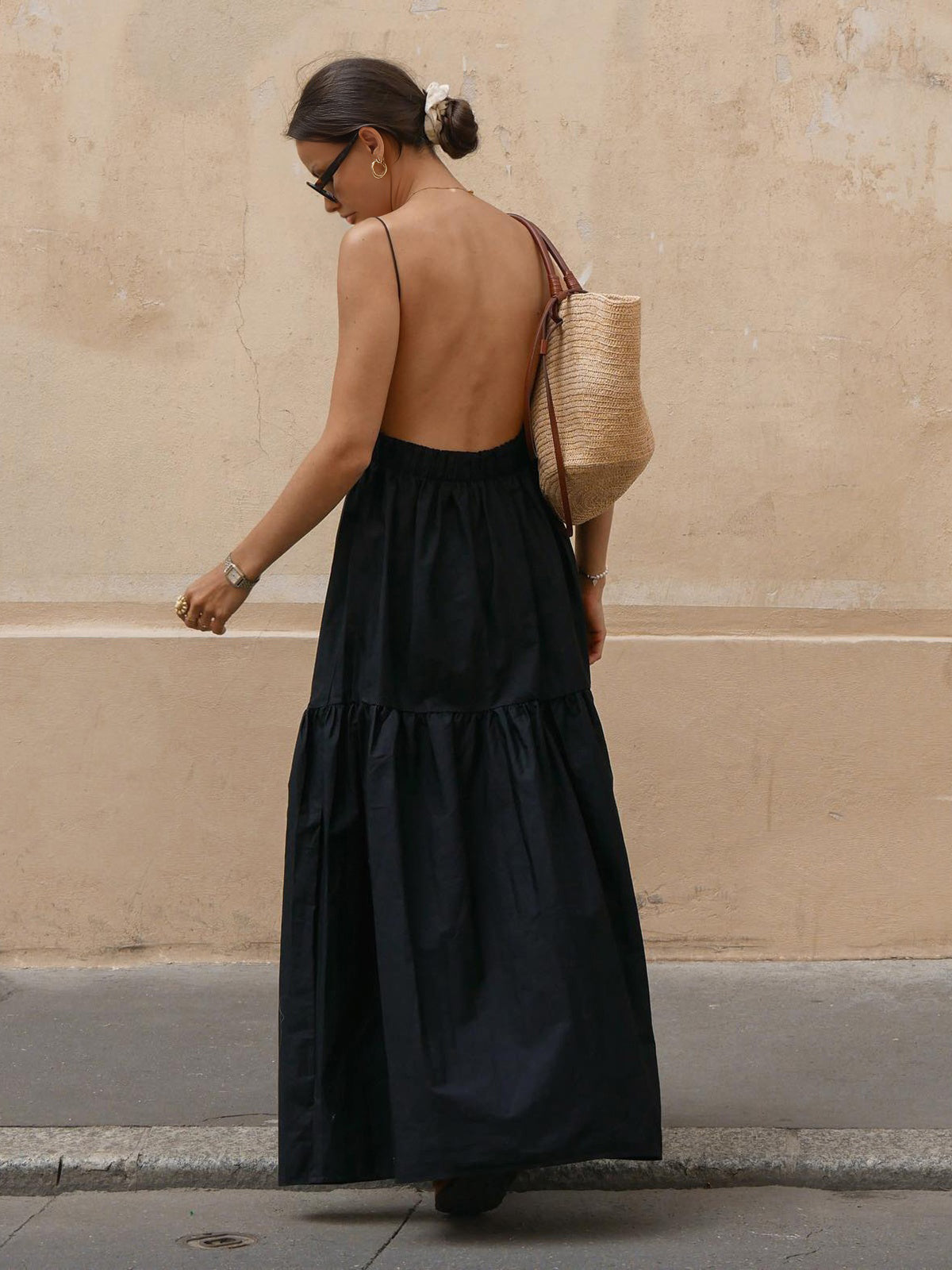 Elegante Rugloze Lange Jurk Voor Modebewuste Vrouwen – Luxe Stof, Tijdloze & Perfect Voor Avondgelegenheden Met Een Verfijnde Uiterlijk.