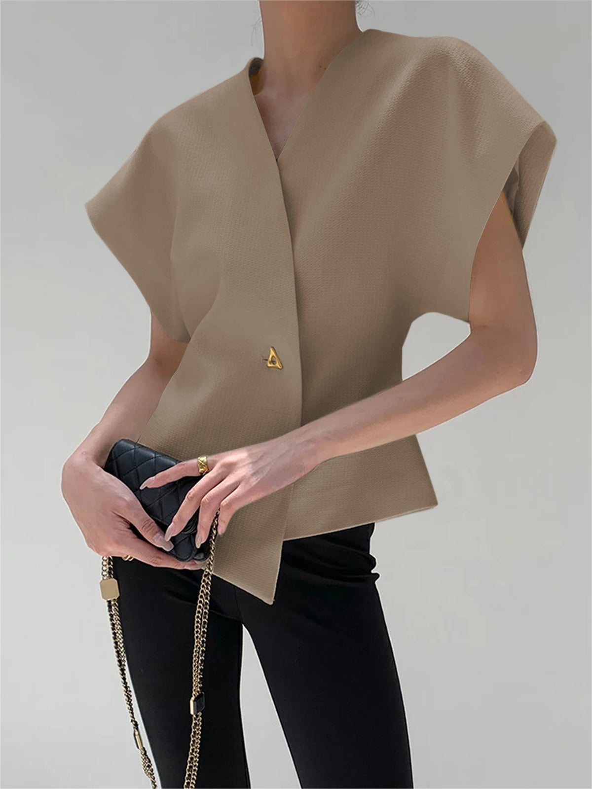 Stijlvolle V-Hals Blouse Voor Modebewuste Vrouwen – Elegante Knopen, Uitstekende Pasvorm & Perfect Voor Zowel Dagelijks Gebruik Als Speciale Gelegenheden.