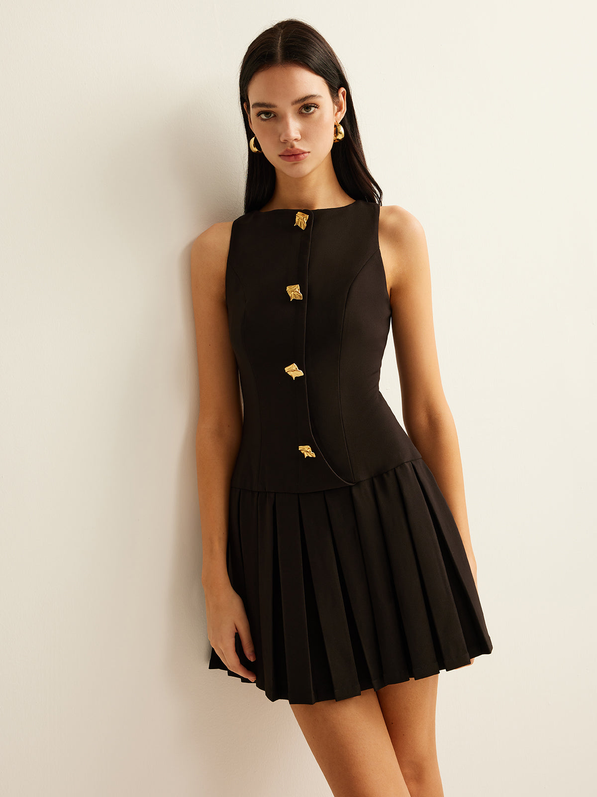 Elegante Metaal-Knoop Plissé Tank Jurk Voor Vrouwen – Luxe Stijl, Zachte Stof & Ideaal Voor Zomerse Avonden.
