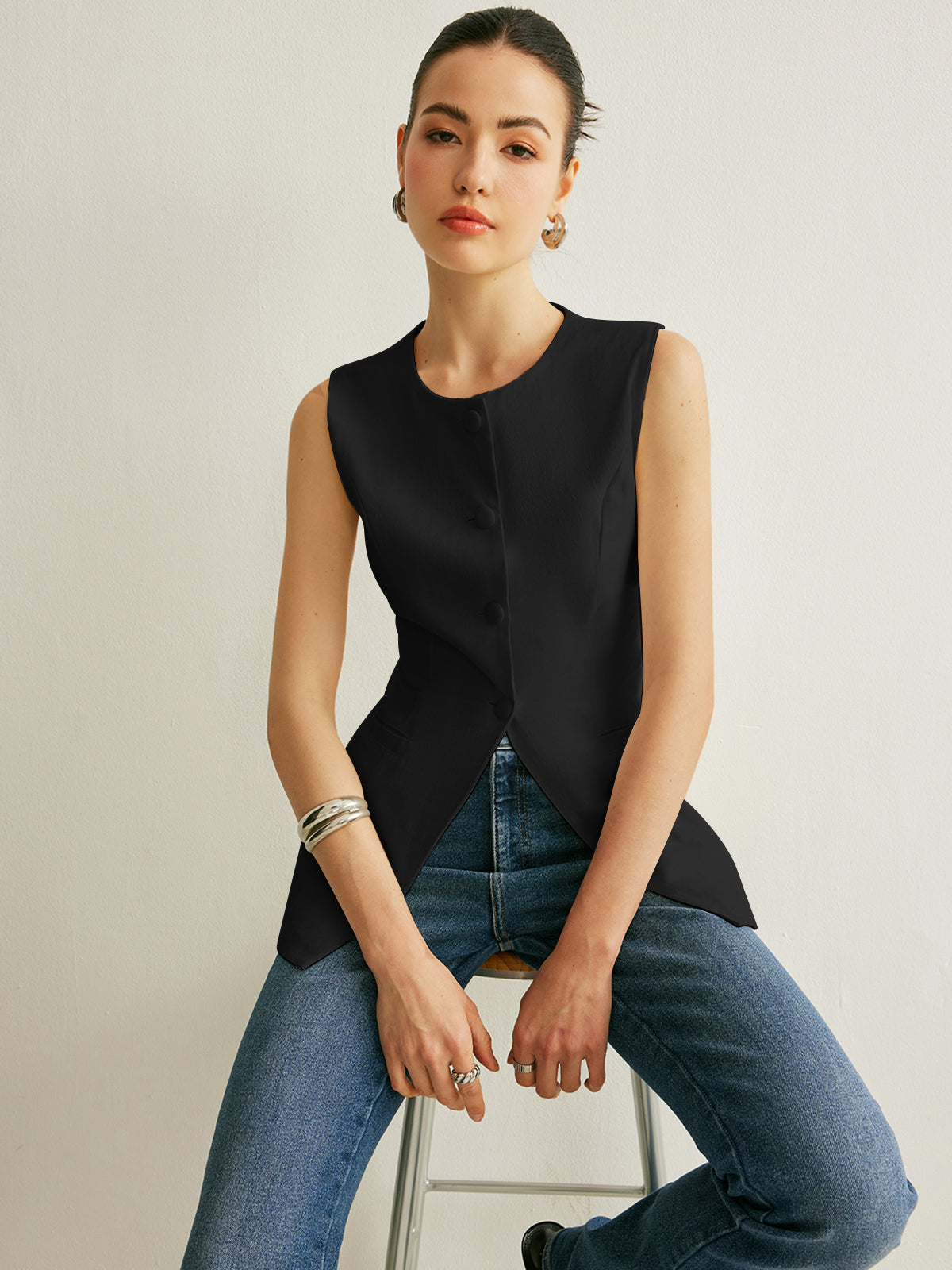 Stijlvol Mouwloos Vest Voor Modebewuste Vrouwen – Elegante Knopdetails, Luxe Textuur & Perfect Voor Zowel Casual Als Formele Gelegenheden.
