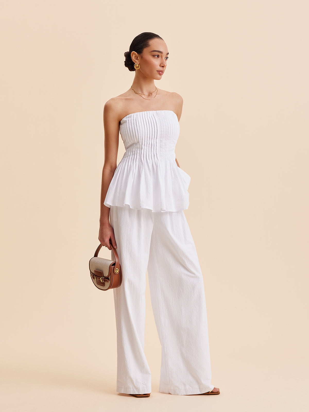 Stijlvolle Katoenen Mid-Waist Wijde Pantalon Voor Modebewuste Vrouwen – Met Ruime Zakken, Comfortabele Pasvorm & Ideaal Voor Casual En Chic Gelegenheden.