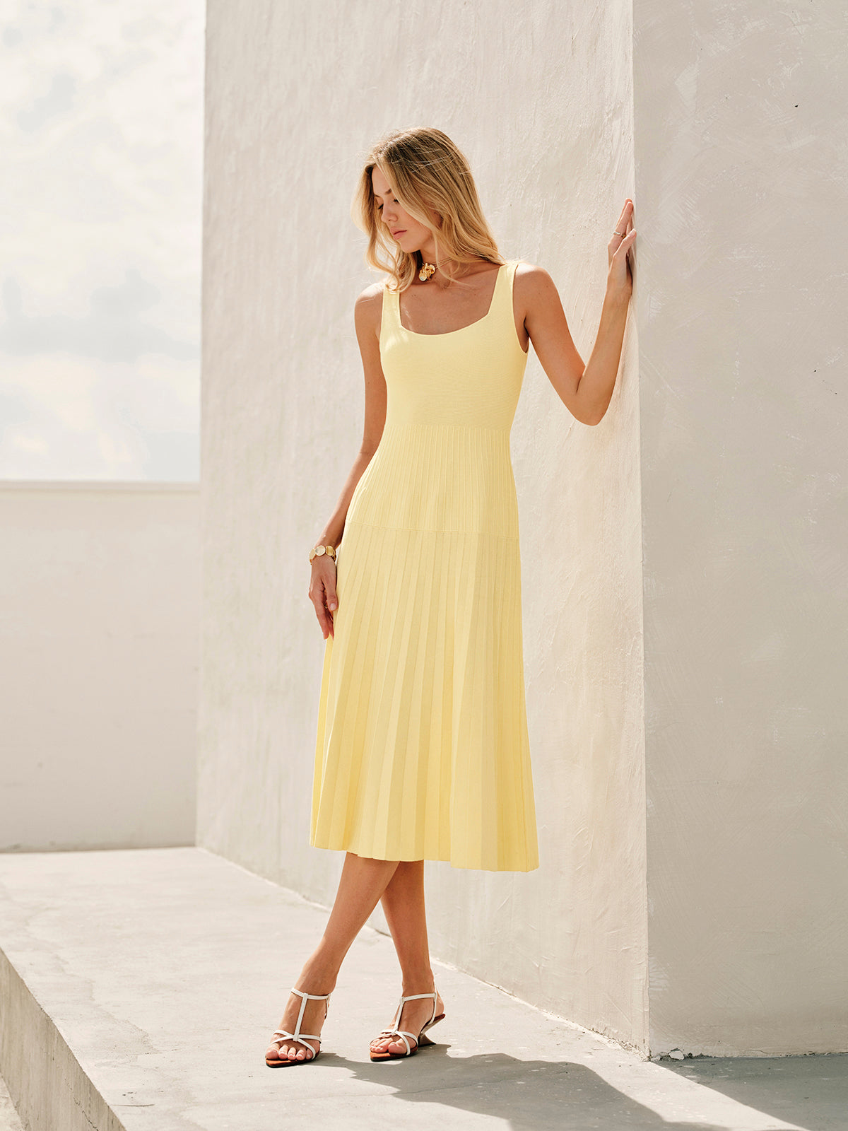Elegante Geribbelde Jurk Voor Dames – Comfortabele Brei, Stijlvolle Vierkante Hals & Perfect Voor Zowel Dagelijkse Draag Als Avonduitjes.