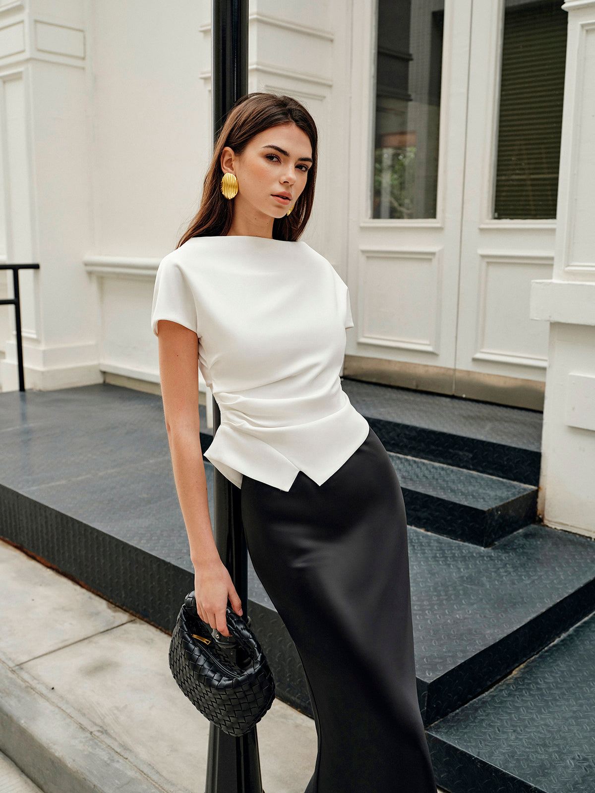 Asymmetrisch Gelaagd T-Shirt Voor Vrouwen – Elastische Stof, Modieus Design & Ideaal Voor Casual Uitjes Of Een Avondje Uit.