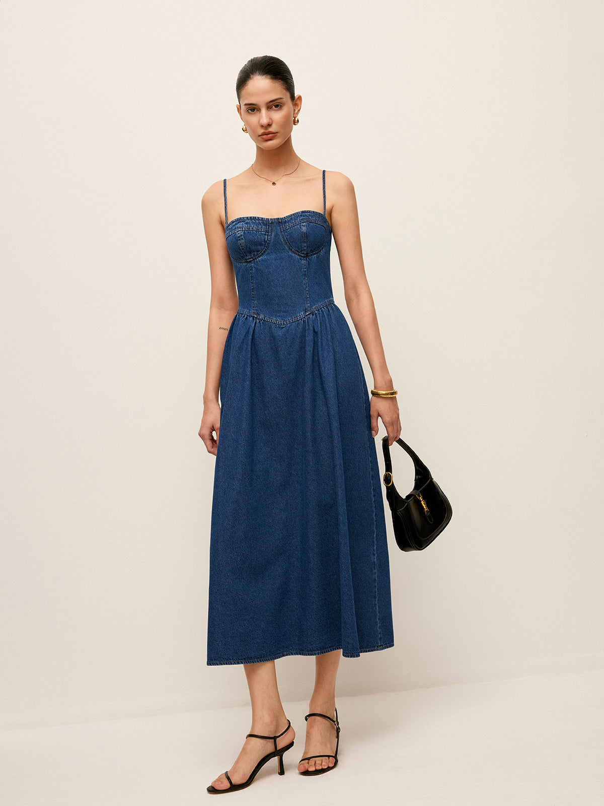 Denim Jurk Met Sweetheart Kraag Voor Vrouwen – Elegante Snit, Tijdloos Blauw & Perfect Voor Casual Uitjes Of Speciale Gelegenheden.
