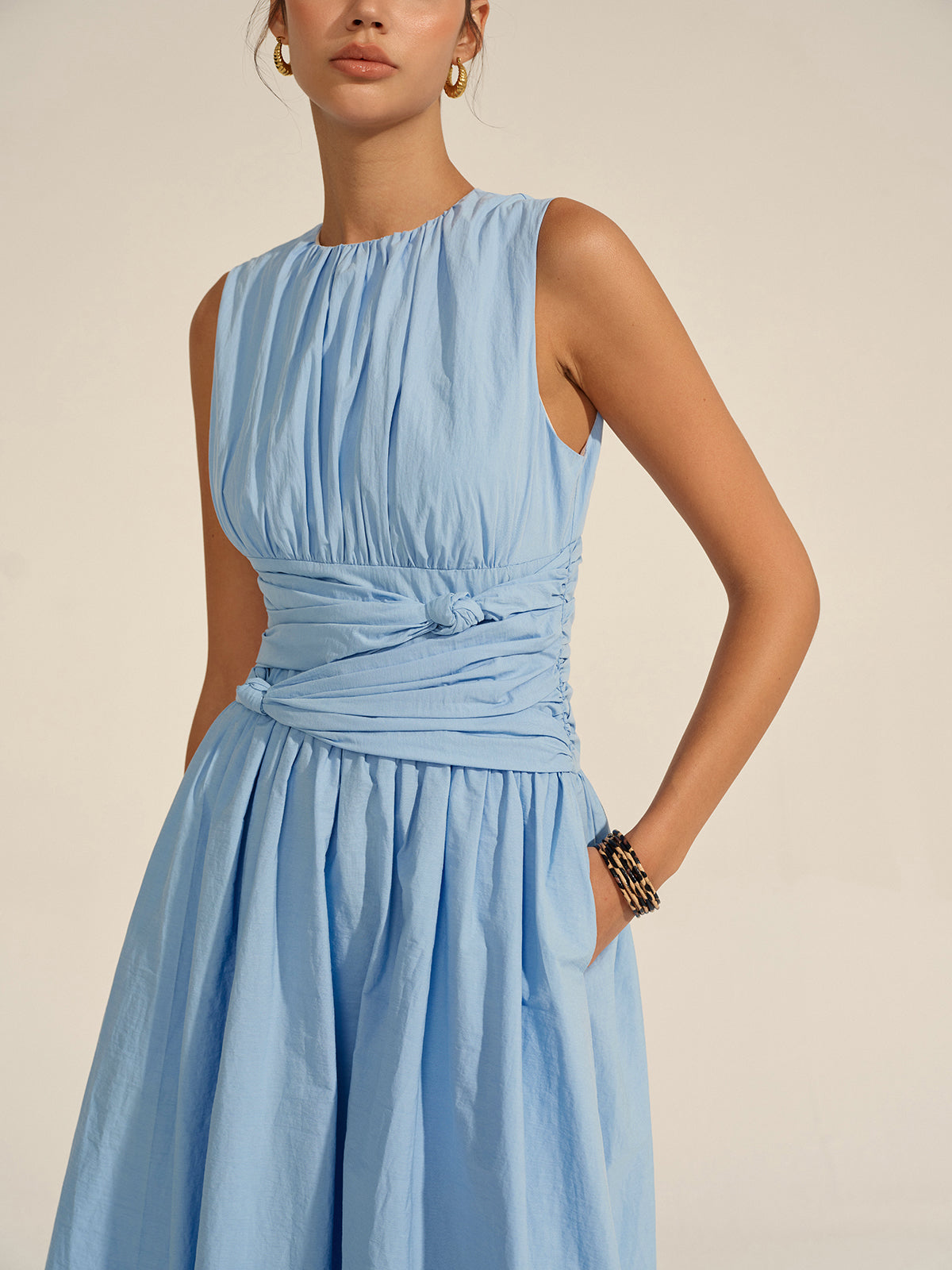 Elegante Gerimpelde Taille Maxi Jurk Voor Modebewuste Vrouwen – Ademend Katoen, Tijdloze Zwart & Perfect Voor Zomerse Feestjes Of Dagelijkse Uitjes.