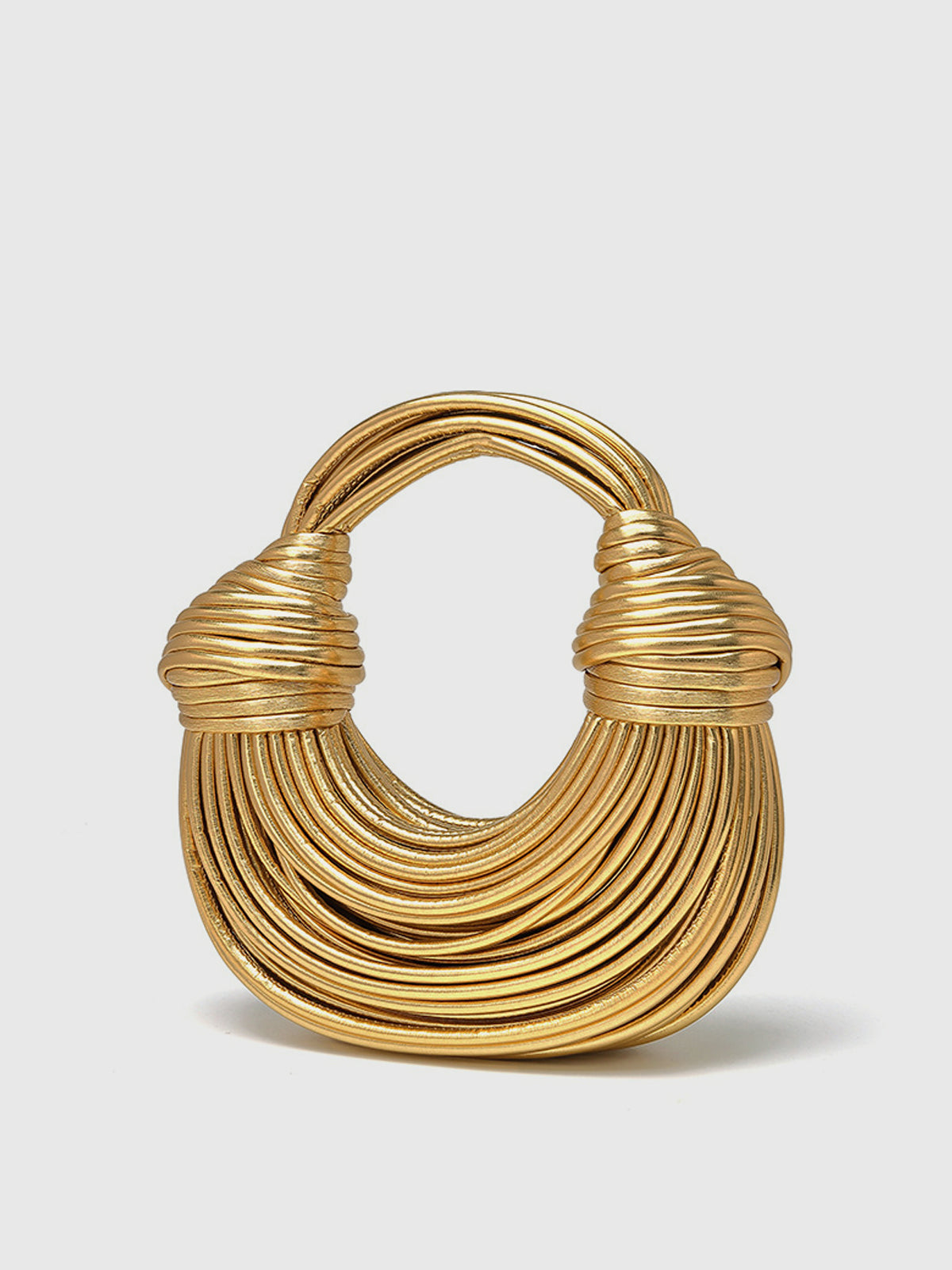 Gouden Gedraaide Hoepel Tas Voor Modebewuste Vrouwen – Elegant Design, Duurzaam Materiaal & Perfect Voor Elke Gelegenheid.