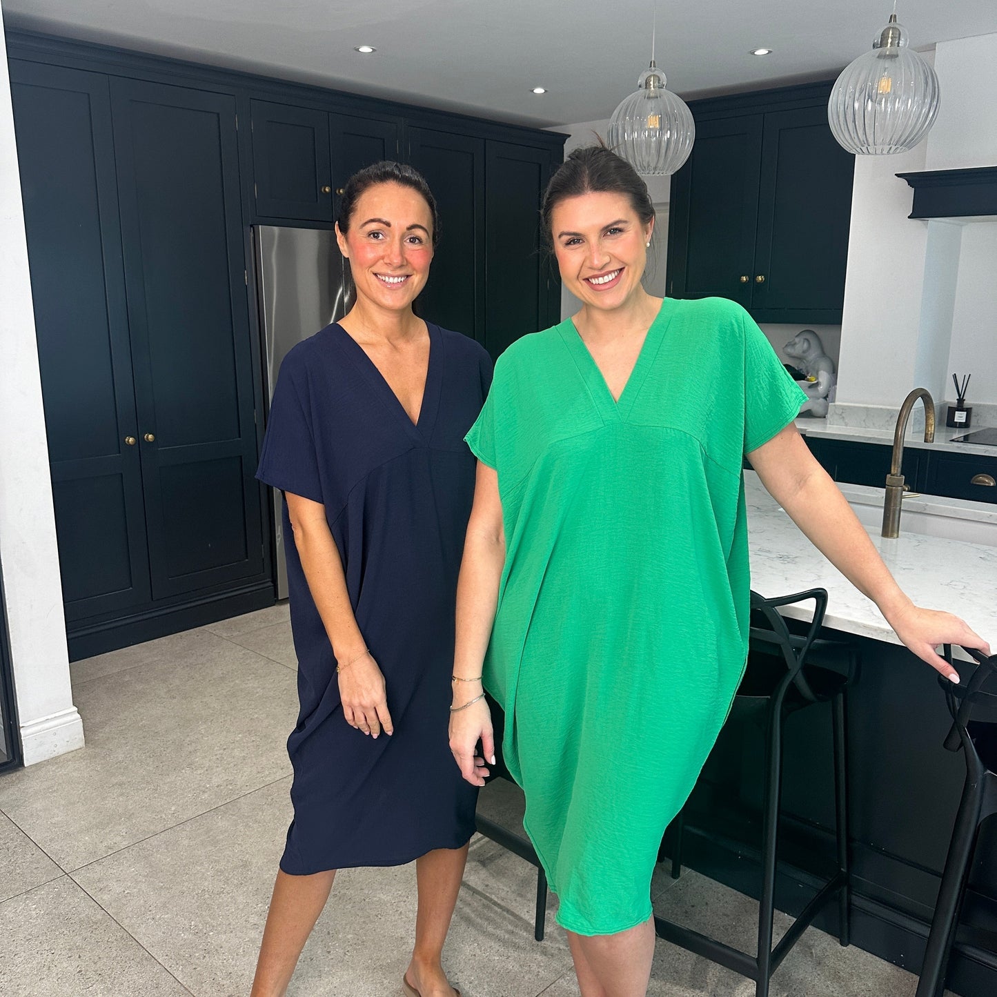 Dames Losvallende Midi-Jurk Met V-Hals En Korte Mouwen – Lente, Zomer En Casual Momenten