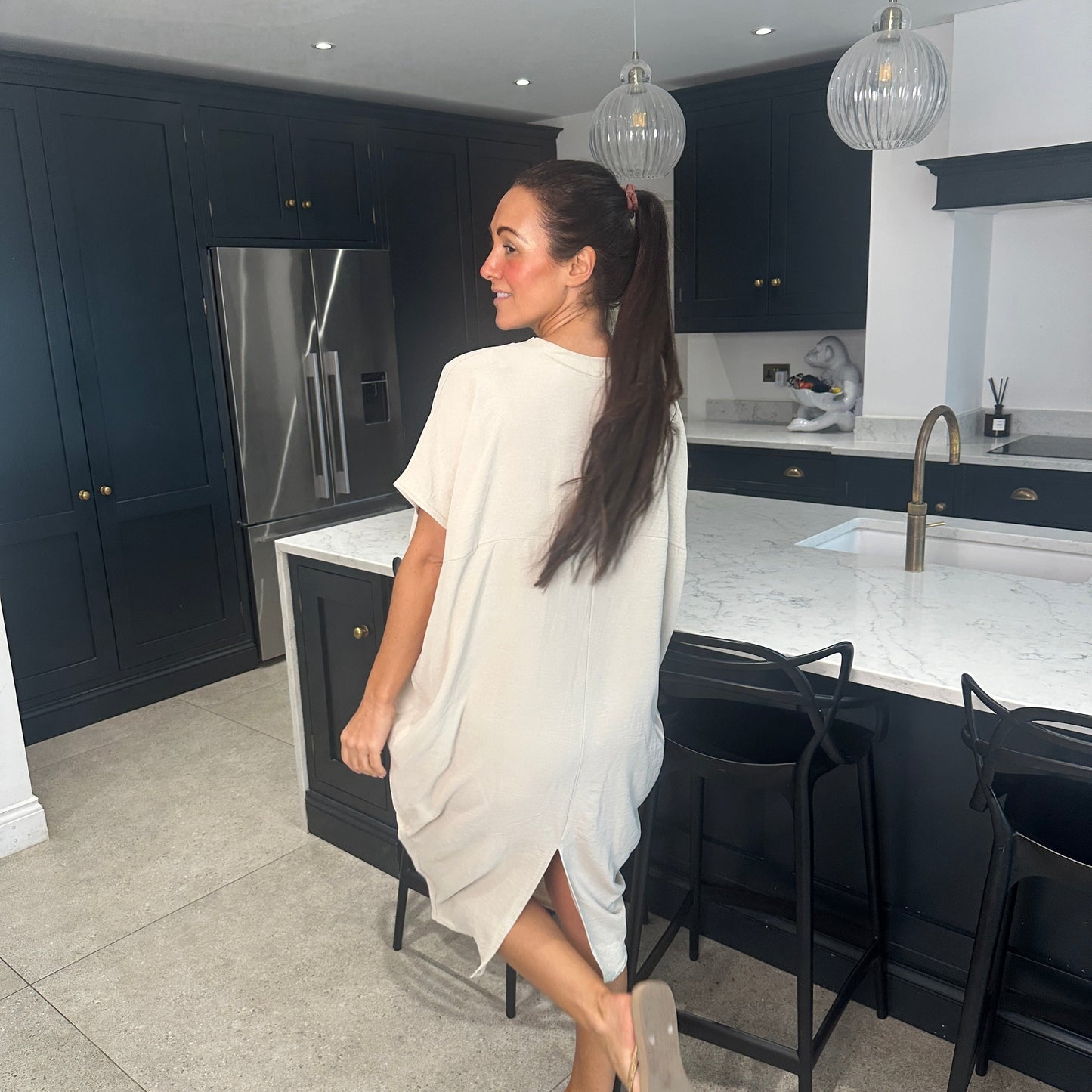 Dames Losvallende Midi-Jurk Met V-Hals En Korte Mouwen – Lente, Zomer En Casual Momenten