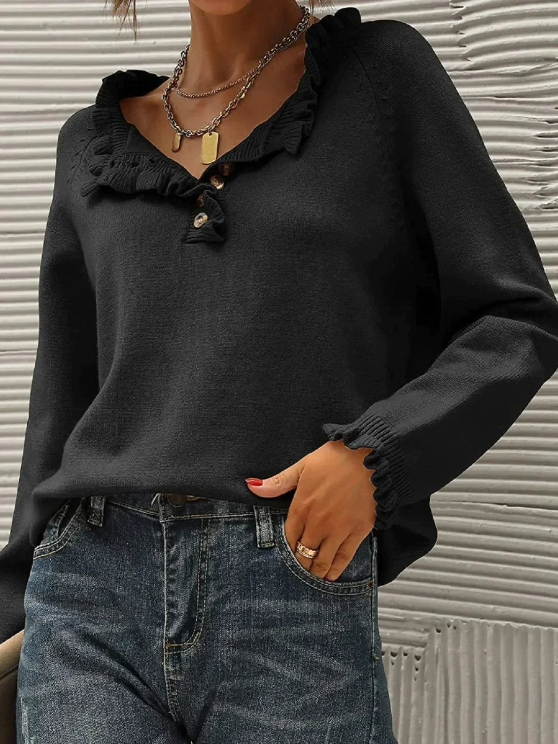 Gebreide Top Met Ruches En Knoopdetail – Vrouwelijke Knit Voor Lente, Herfst & Knusse Momenten Thuis