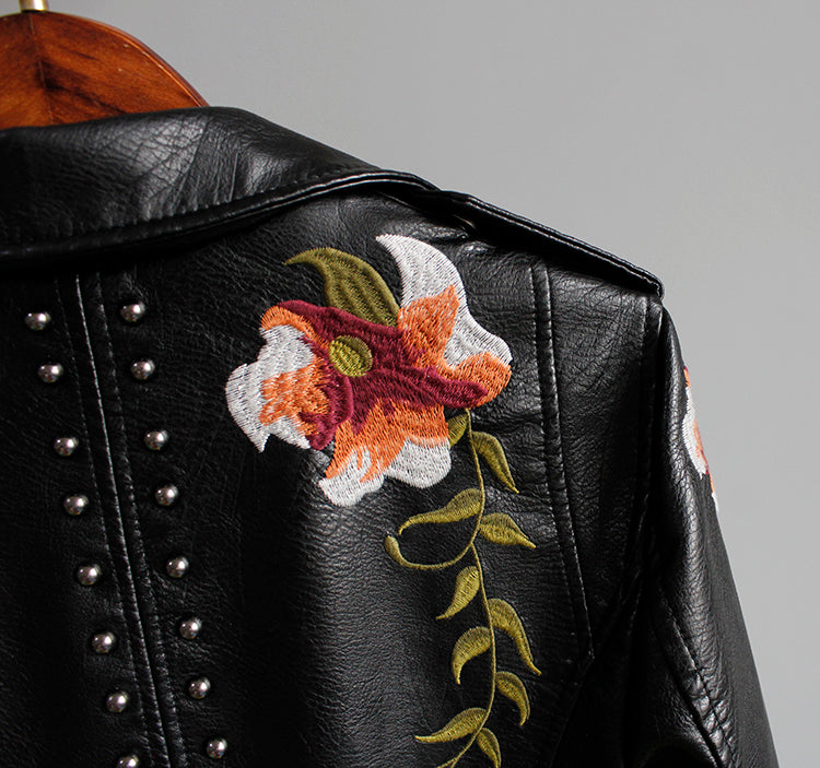 Geborduurde Bikerjack Met Bloemen En Studs โ Eyecatcher Voor Lente, Herfst En Winter