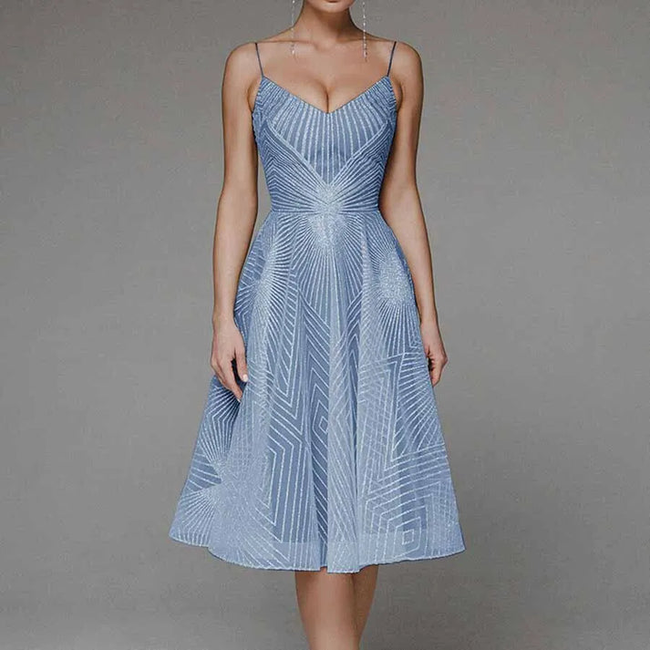 Chique Feestjurk Met Grafische Glansdetails – Elegante Midi Jurk Met Verfijnde Afwerking