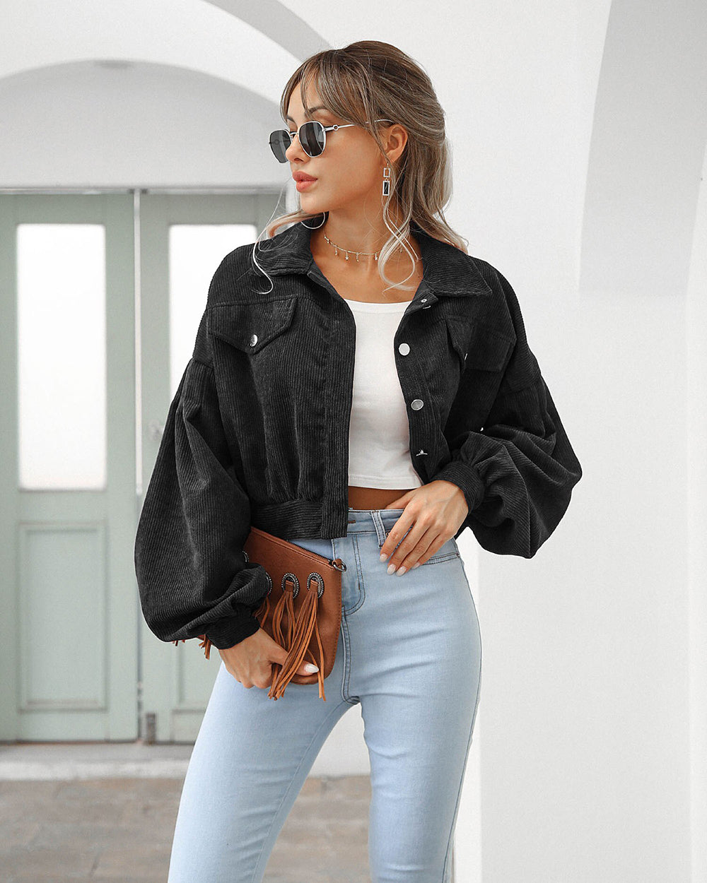 Lichtblauw Corduroy Cropped Jasje – Dé Stijlstatement Voor Frisse Dagen In Lente En Herfst