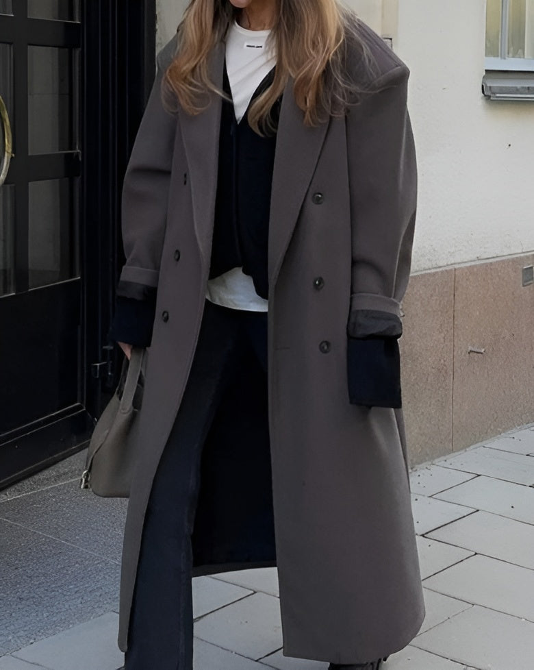 Oversized Damesjas Met Reverskraag – Lange Pasvorm, Dubbele Rij Knopen & Herfstlook
