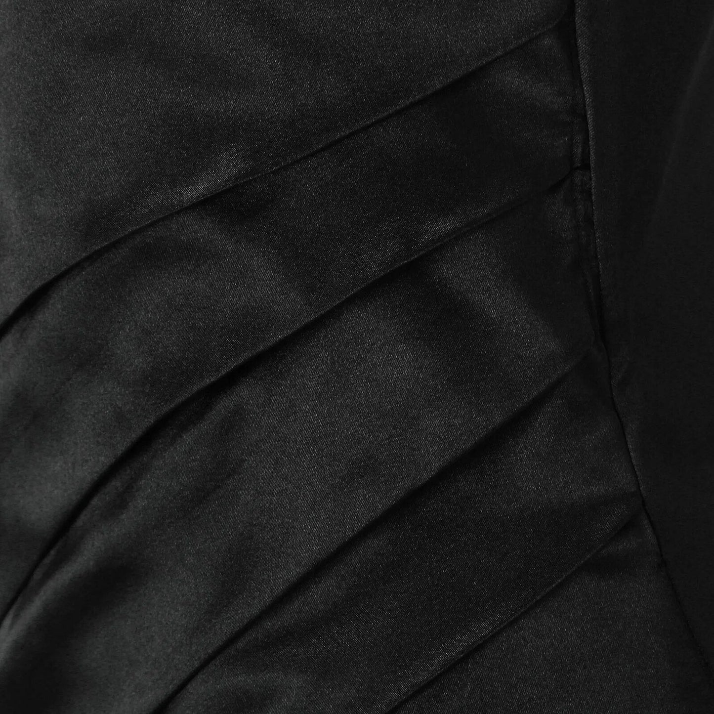Lange Avondjurk Met Gelaagde Plooien En Verloopdesign – Elegante Gala Look Met Luxe Uitstraling