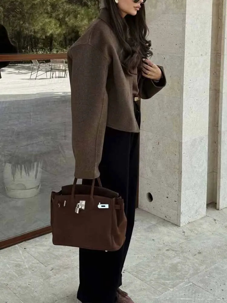 Minimalistisch Bomberjack Met Urban Feel