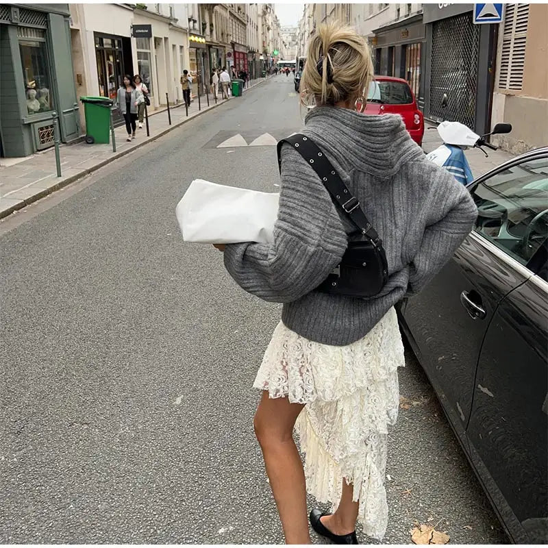 Grofgebreide Off-Shoulder Trui – Pure Knitwear Verleiding Met High-End Allure