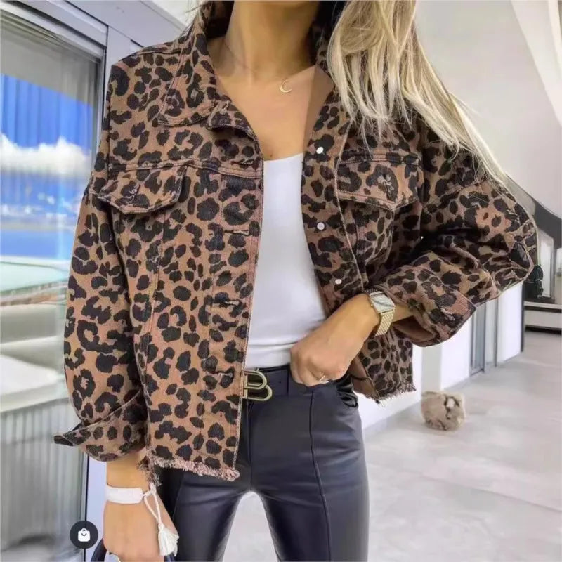 Luipaardprint Damesjack – Opvallende Voorjaarsjas Met Stoere Flair Voor Lente & Frisse Zomerdagen