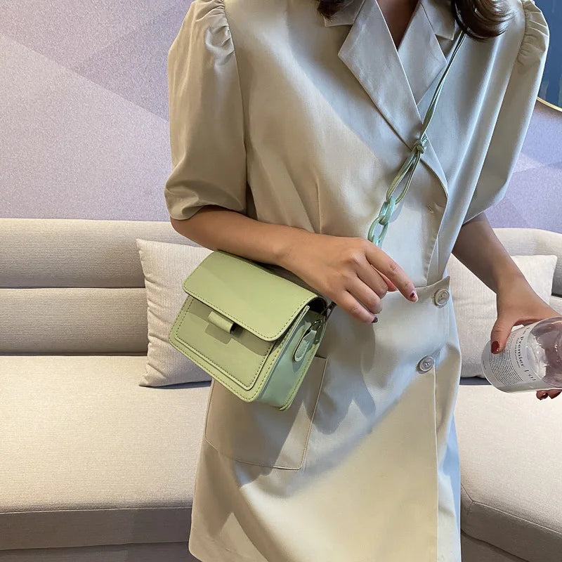 Mini Crossbody Tas Voor Dames – Minimalistische Handtas Met Kettingband Voor Dagelijks Gebruik & Avondlooks