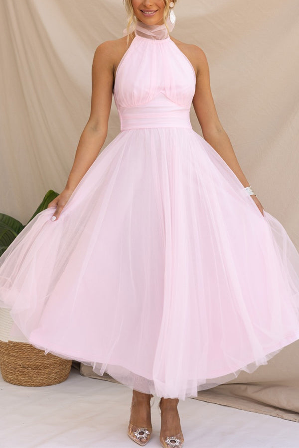 Elegante Halterjurk Van Tule – Perfect Voor Feestelijke Momenten