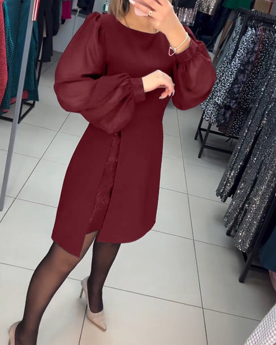 Gelaagde Mini-Jurk Met Transparante Ballonmouwen En Splitvoorkant – Een Edgy Statement Voor Avondjes Uit