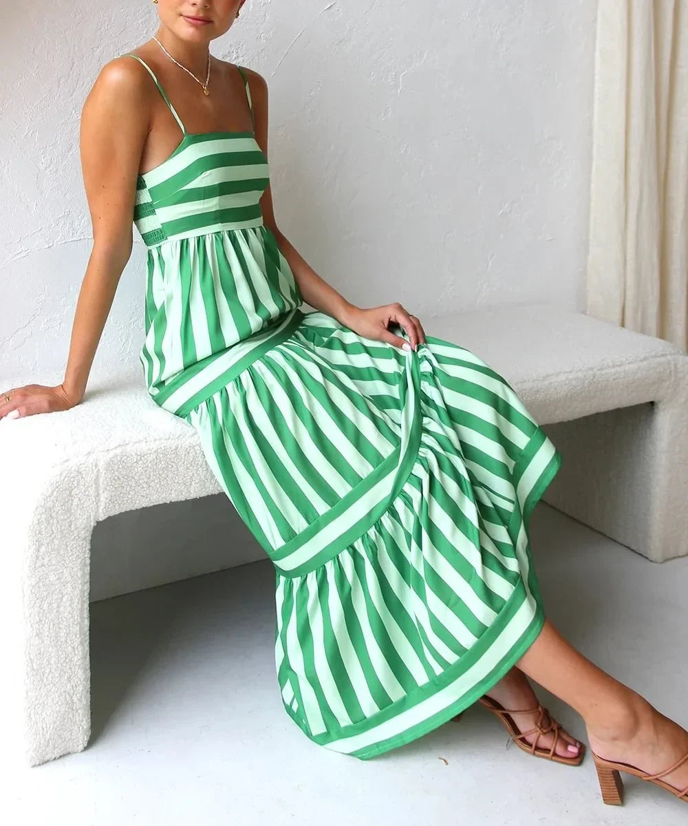 Gestreepte Damesjurk Met Spaghetti Bandjes – Zomerse Midi Dress Met Speelse Flair