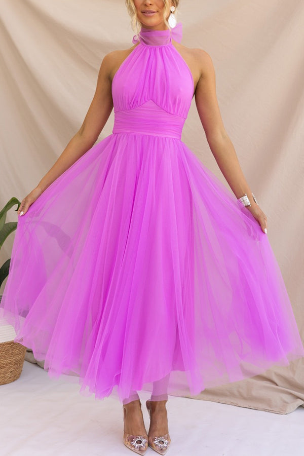 Elegante Halterjurk Van Tule – Perfect Voor Feestelijke Momenten